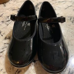 GUC Girls tap dance shoe size 8.5